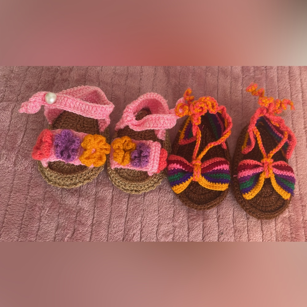 Baby crochet shoes
